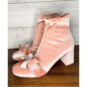 Pink Velvet Heels Women's Size 7 Form Fitting Sock Heel With Bows